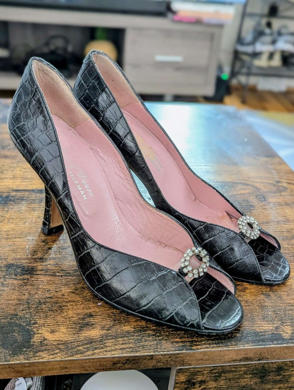 Beverly Feldman Black Croc Peep Toe Louis Heels Pumps 7.5 Rhinestone